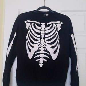 Divided skeleton Halloween long sleeve